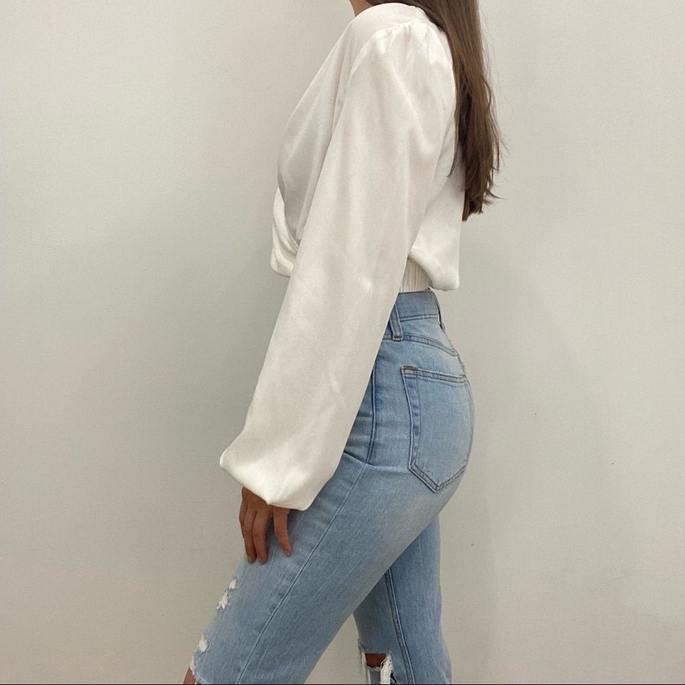 NWT White Long Sleeve Wrap Crop Top - Picture 3 of 5